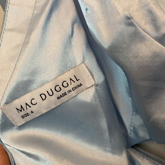 Mac Duggal  Size 4 Ruffle Tiered Metallic Ruched Shoulder Dress - Picture 9 of 14